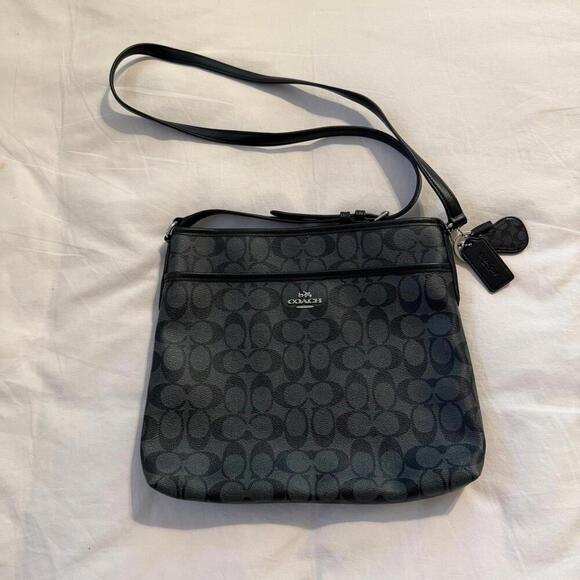 Coach Signature C Crossbody Shoulder Zip File Bag - Picture 1 of 7